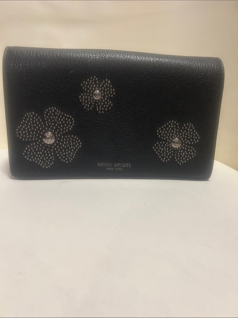 HENRI BENDEL  Beautiful Black Floral Studded Leather purse. New with tag